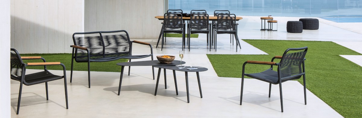 Amazone Beistelltisch von JATI & KEBON