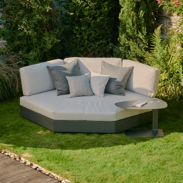 Bari Modul-Lounge von JATI & KEBON