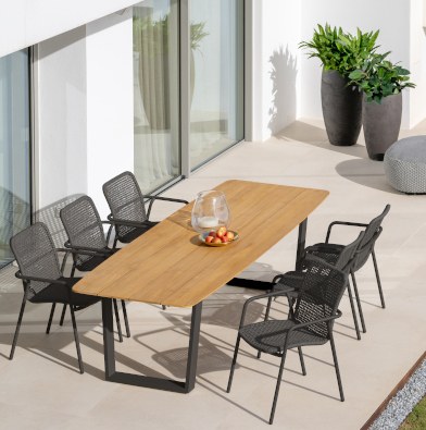 Beja Dining table von JATI & KEBON