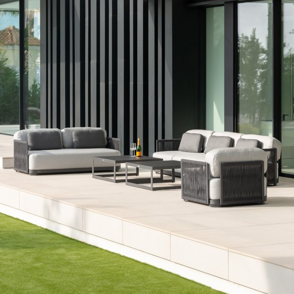 Durbuy 2-Sitzer Loungesofa von JATI & KEBON
