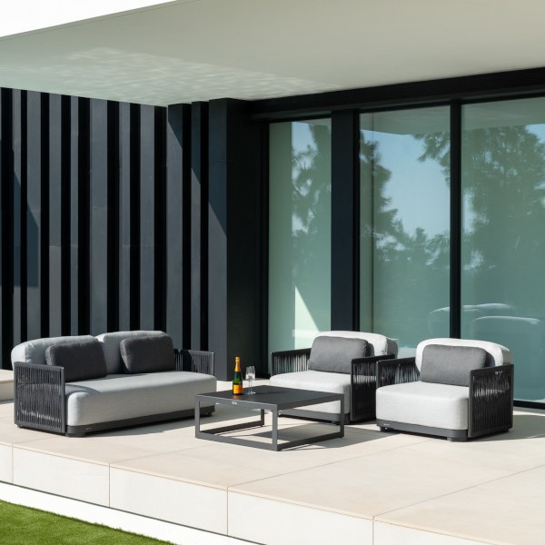 Durbuy Loungesessel von JATI & KEBON
