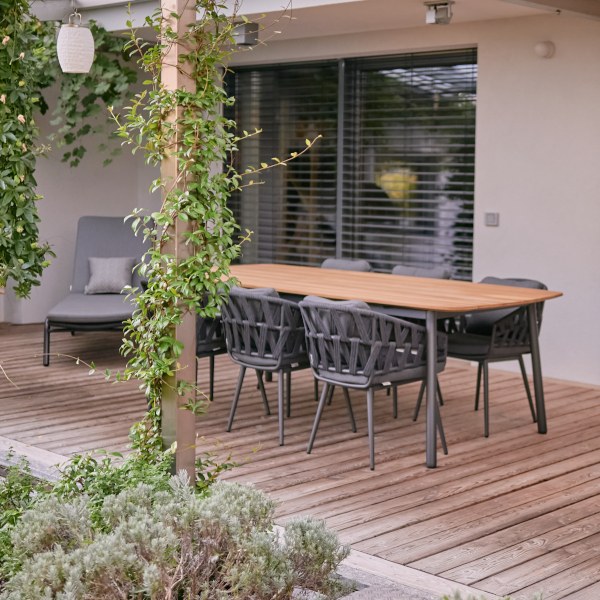 Palm Diningchair von JATI & KEBON