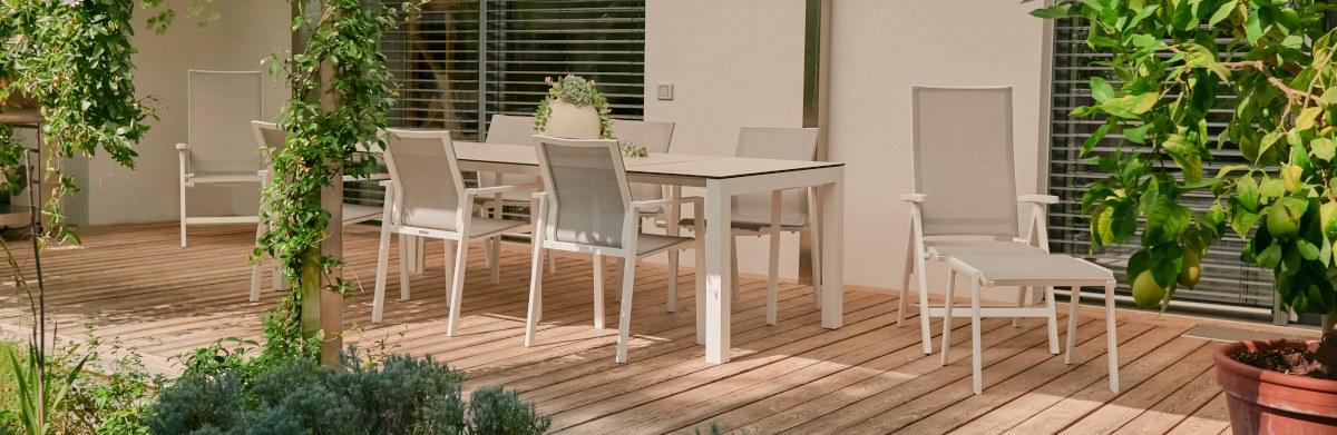 Tinos Verstellsessel von JATI & KEBON