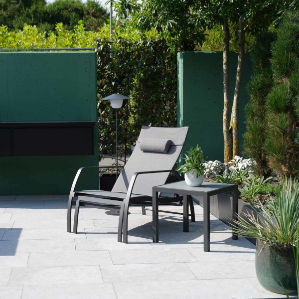 Vedia Deckchair von JATI & KEBON