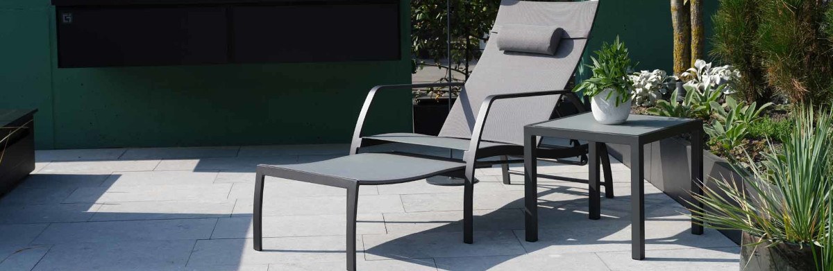 Vedia Deckchair von JATI & KEBON